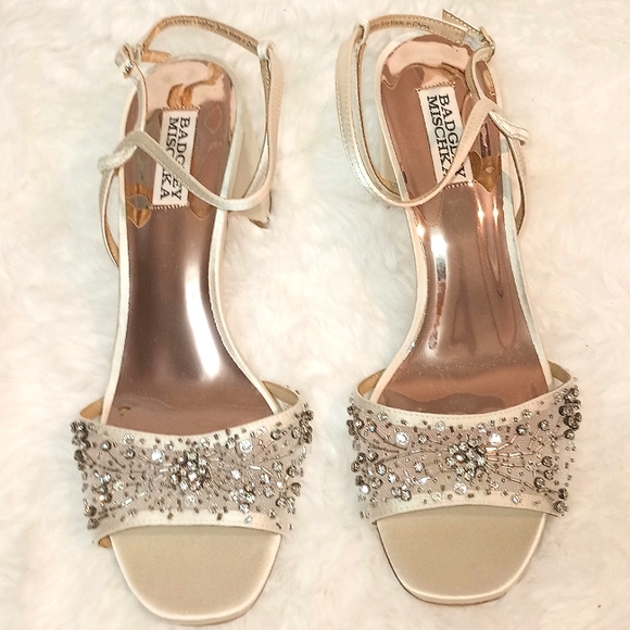 Badgley Mischka Blaine Ivory Formal Heel - Picture 3 of 5